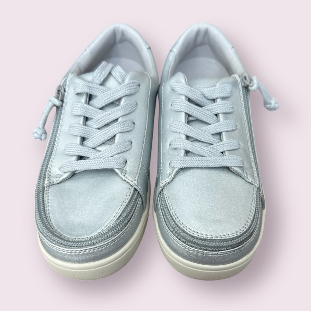 Like New Women’s Billy Footwear Silver Metallic Shoes With Box Size 6 Wide - Picture 10 of 12